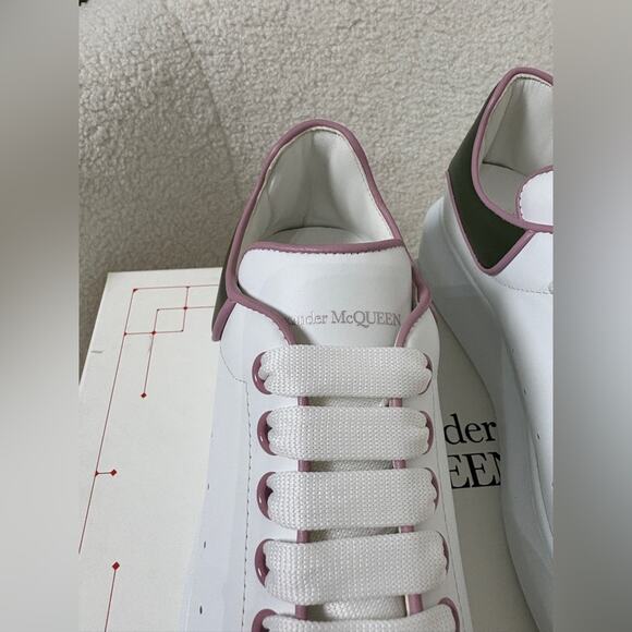 Alexander McQueen Oversized Leather Sneakers Size 39 - Picture 3 of 8